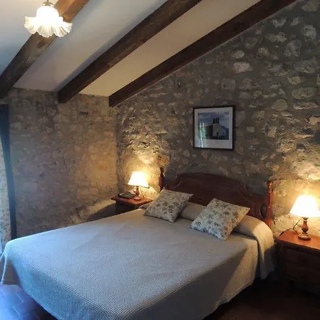 Guest house De La Rovira Oix