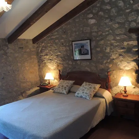 De La Rovira Guest house Oix