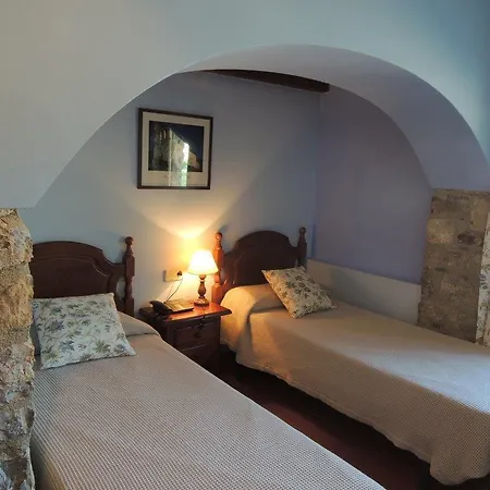 Guest house De La Rovira Oix